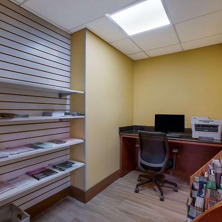 Quality Inn Near Princeton Lawrence Экстерьер фото