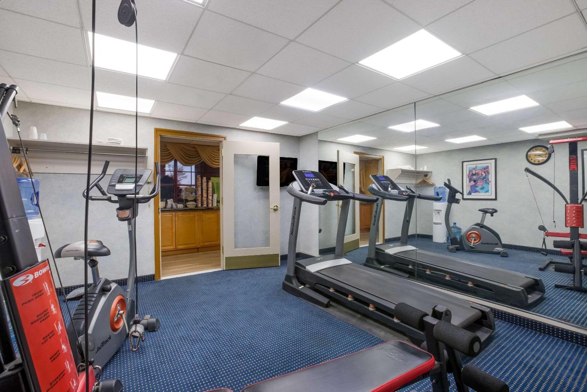 Quality Inn Near Princeton Lawrence Экстерьер фото
