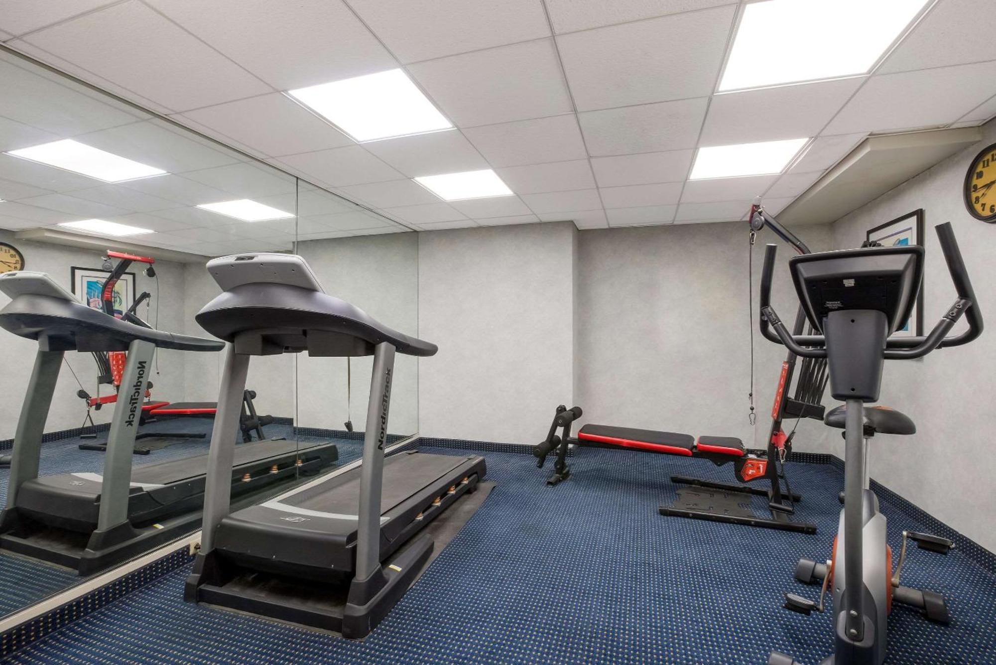 Quality Inn Near Princeton Lawrence Экстерьер фото