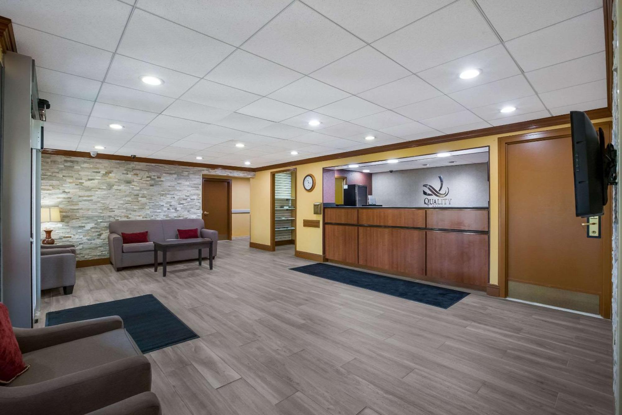 Quality Inn Near Princeton Lawrence Экстерьер фото