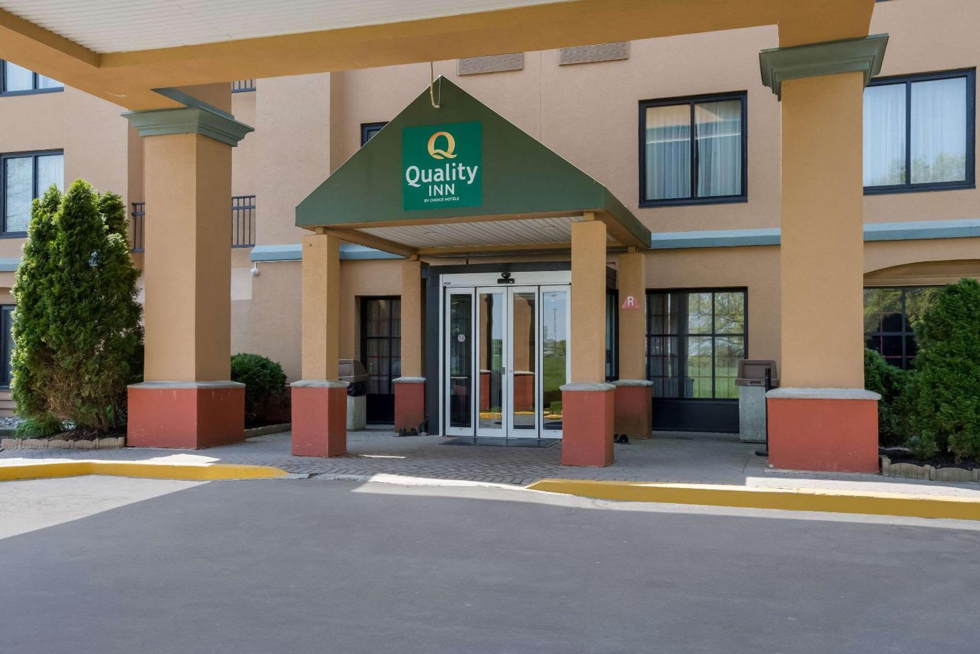 Quality Inn Near Princeton Lawrence Экстерьер фото