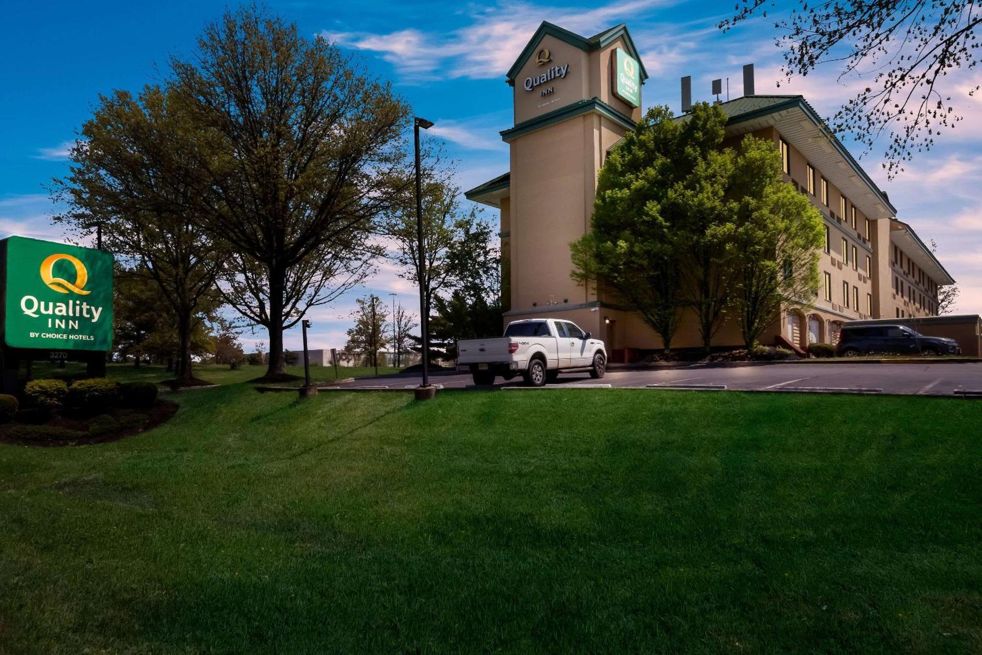 Quality Inn Near Princeton Lawrence Экстерьер фото