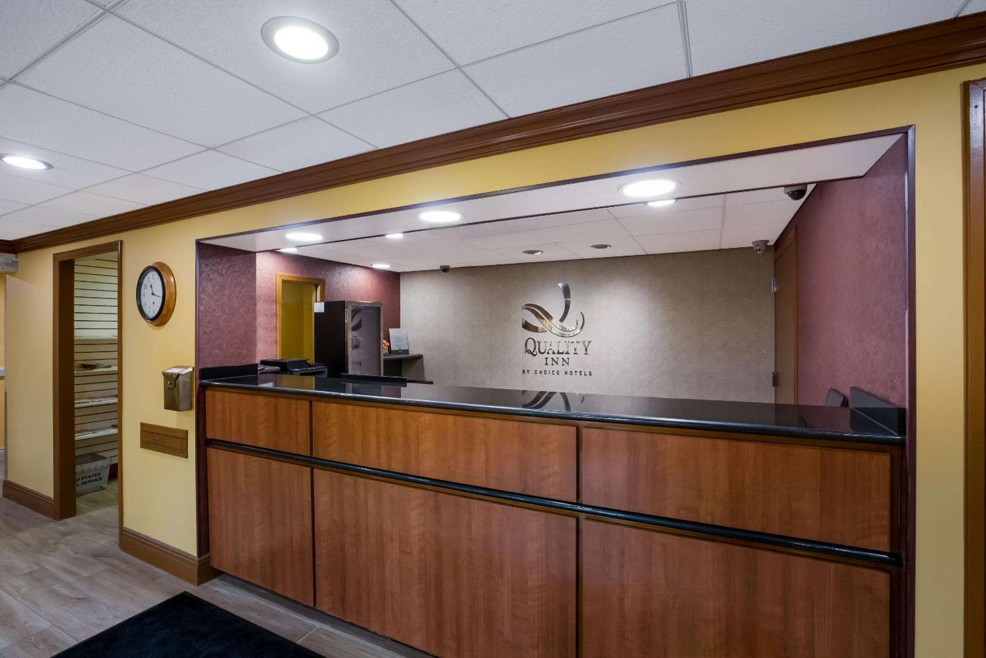 Quality Inn Near Princeton Lawrence Экстерьер фото