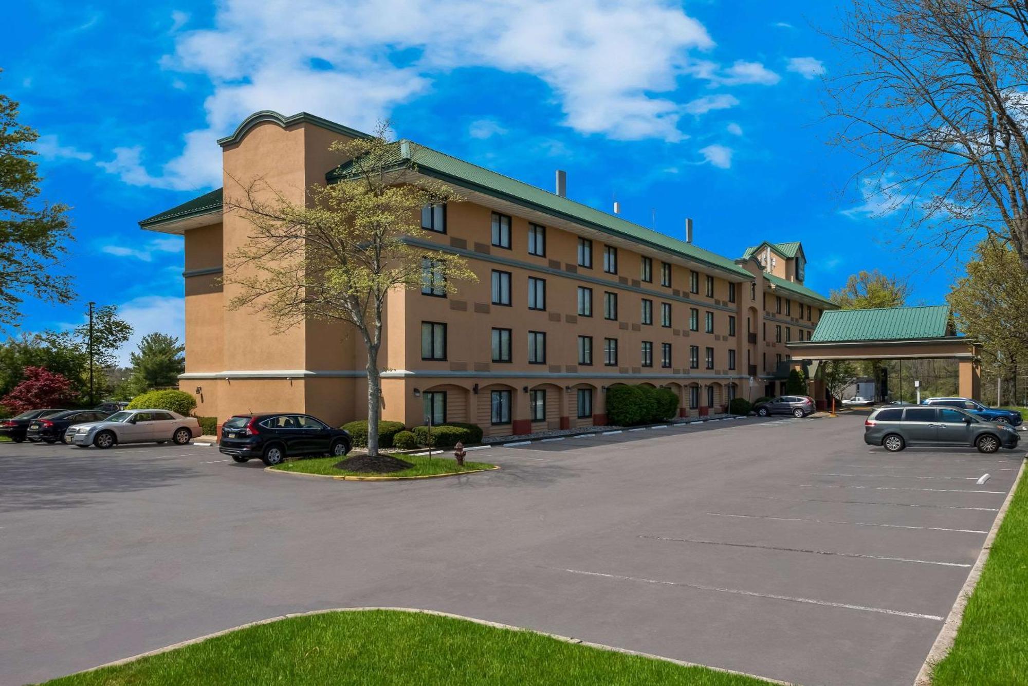 Quality Inn Near Princeton Lawrence Экстерьер фото