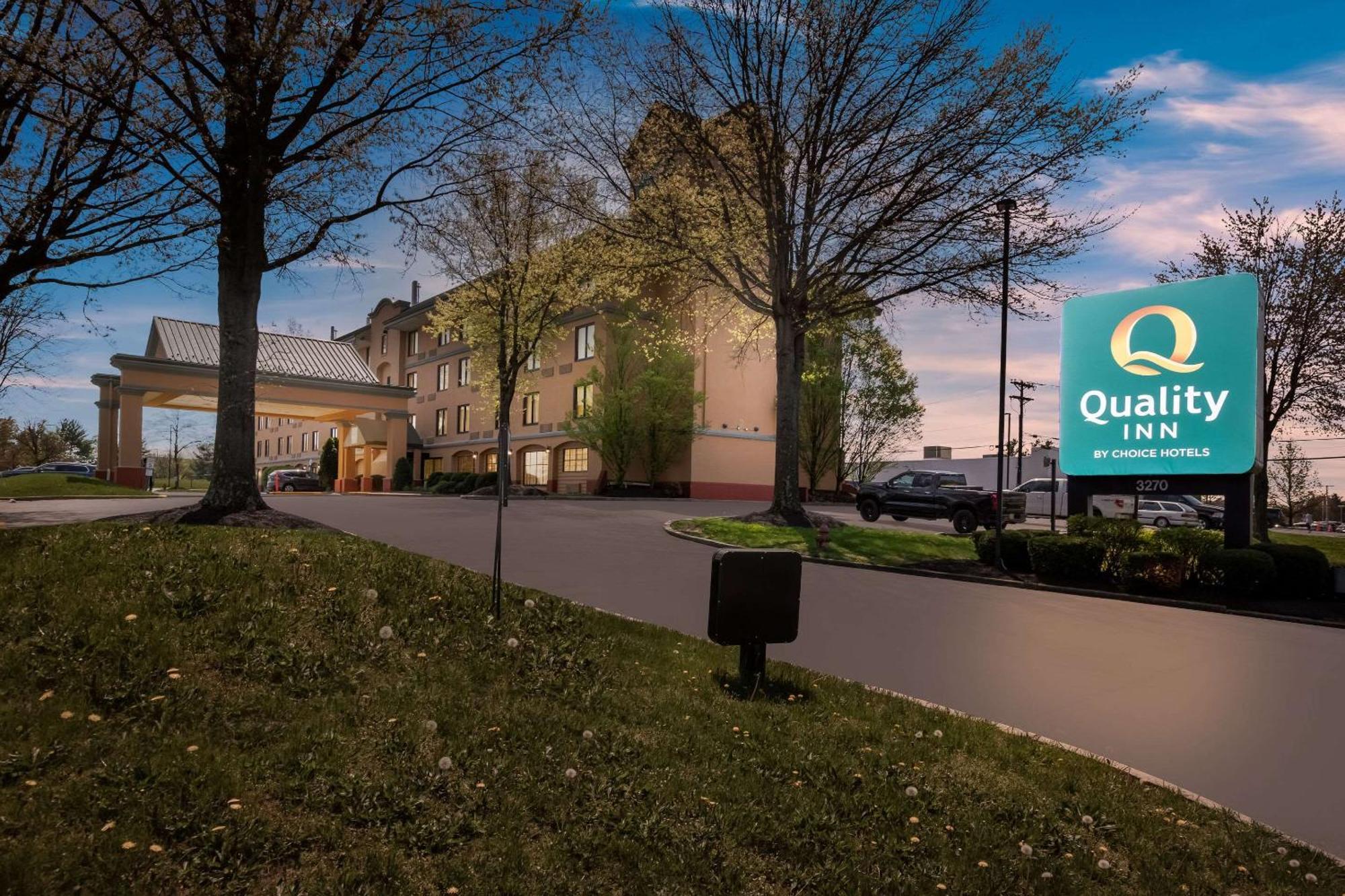 Quality Inn Near Princeton Lawrence Экстерьер фото