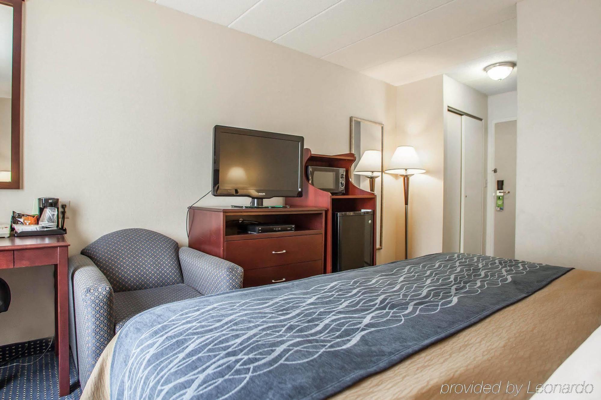 Quality Inn Near Princeton Lawrence Экстерьер фото
