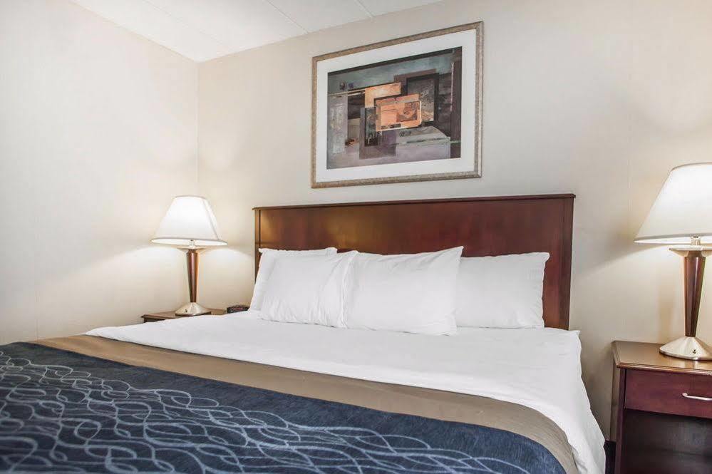 Quality Inn Near Princeton Lawrence Экстерьер фото