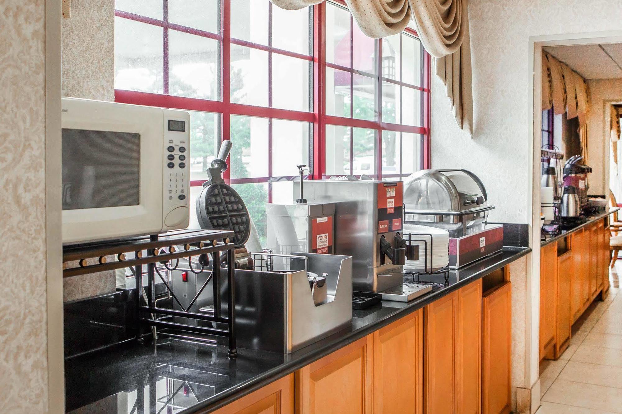 Quality Inn Near Princeton Lawrence Экстерьер фото