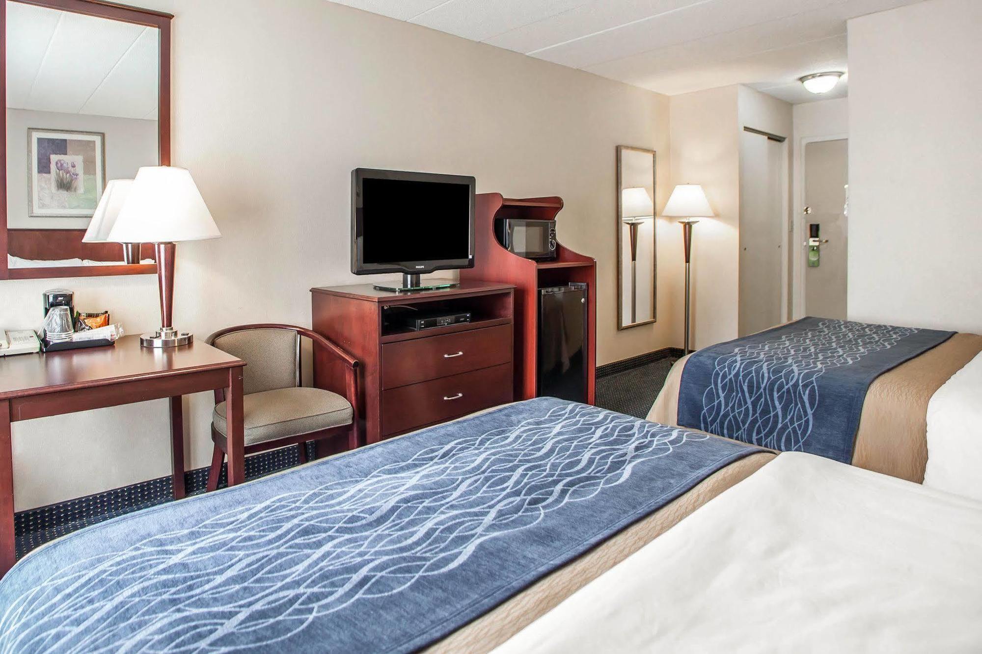 Quality Inn Near Princeton Lawrence Экстерьер фото