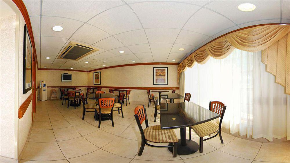 Quality Inn Near Princeton Lawrence Экстерьер фото